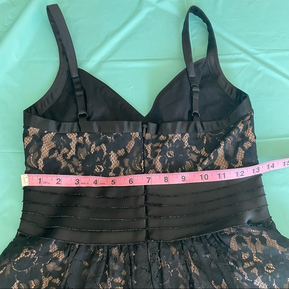 BCBGMAXAZRIA DRESS - Picture 7 of 11